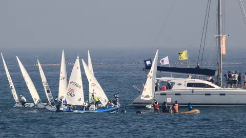 中国男篮在亚洲杯三人篮球赛中摘得银奖